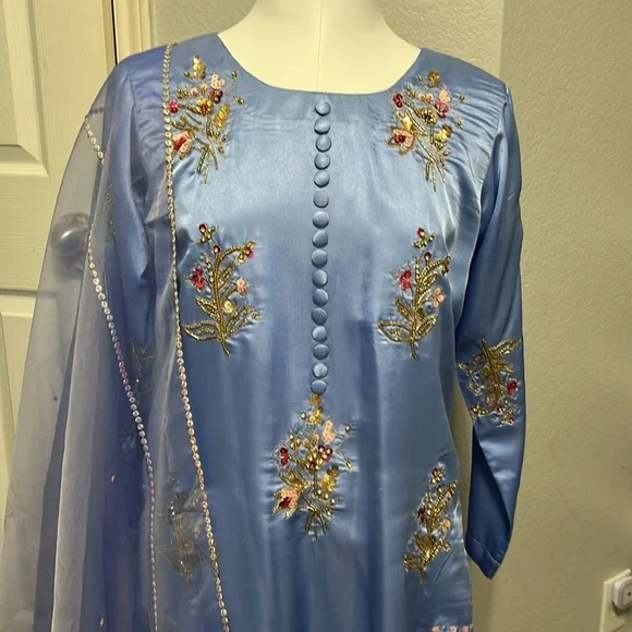 Shalwar kameez organza Duppatta blue size small. Indian Pakistani wear. - Picture 3 of 17
